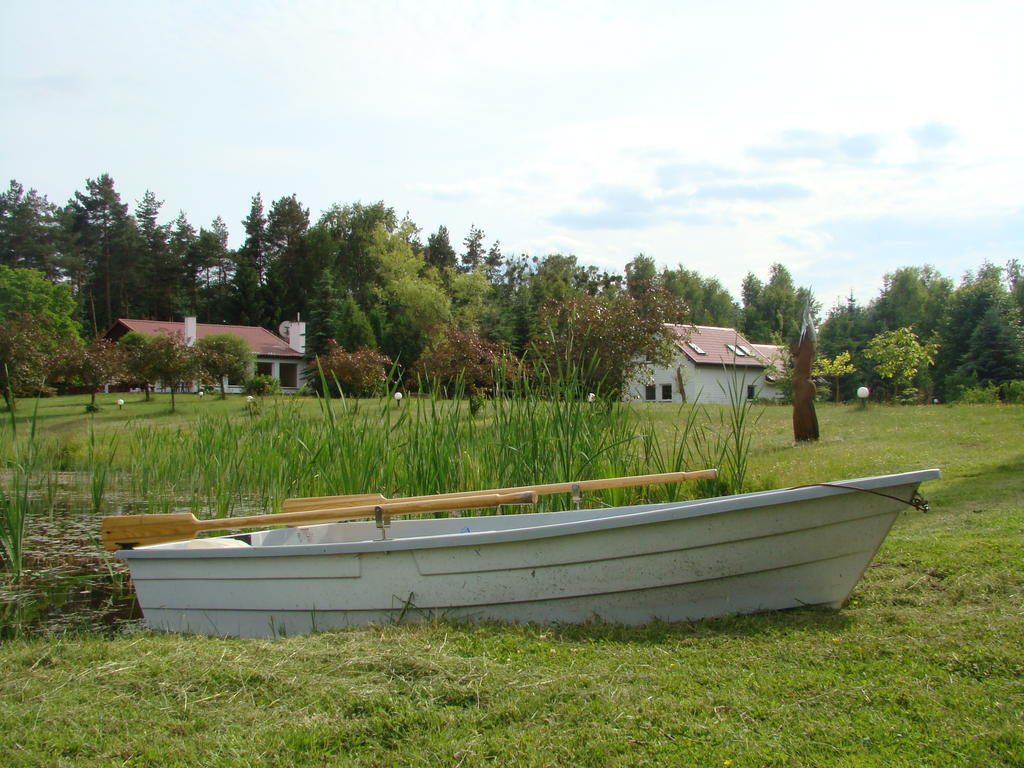 Bobrowa Dolina Bed and Breakfast Ryn  Eksteriør billede
